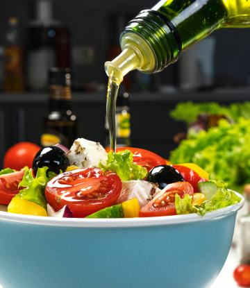 salad with olive oil 